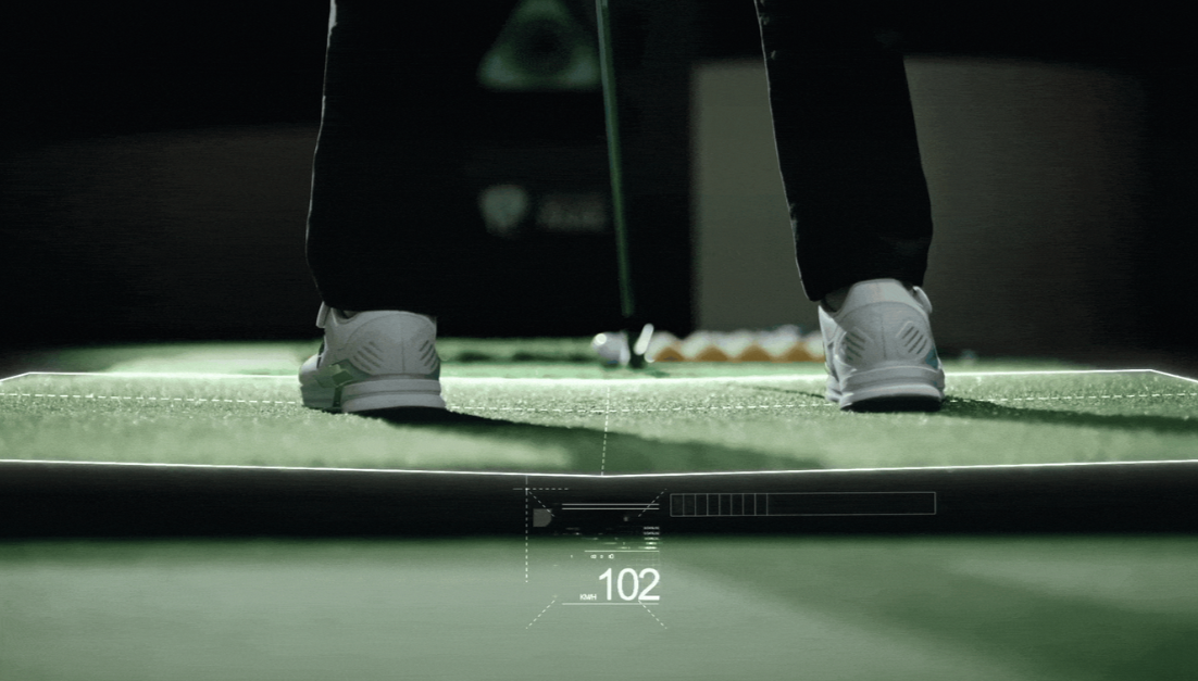 Moving plate for indoor golf